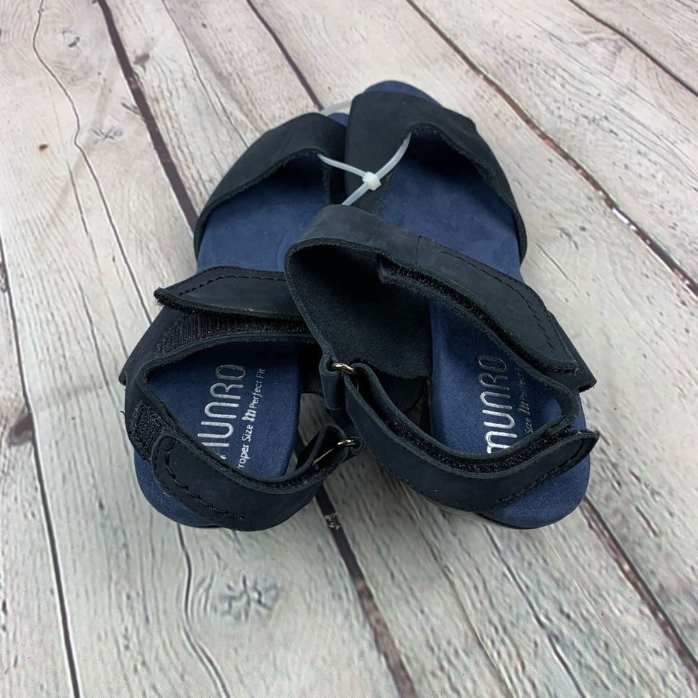 Munro American Navy Sandals - Picture 3 of 6